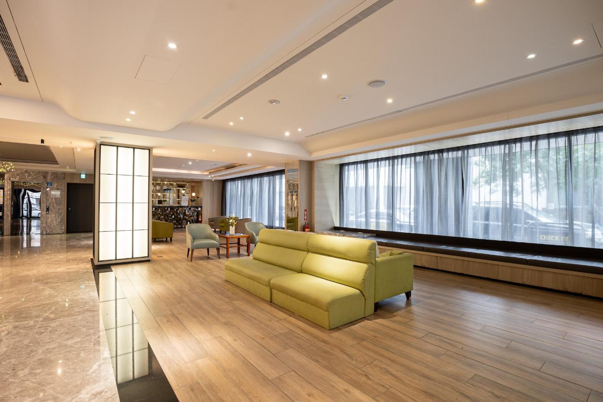 Check Inn Taichung Wenxin Zhongqing מראה חיצוני תמונה