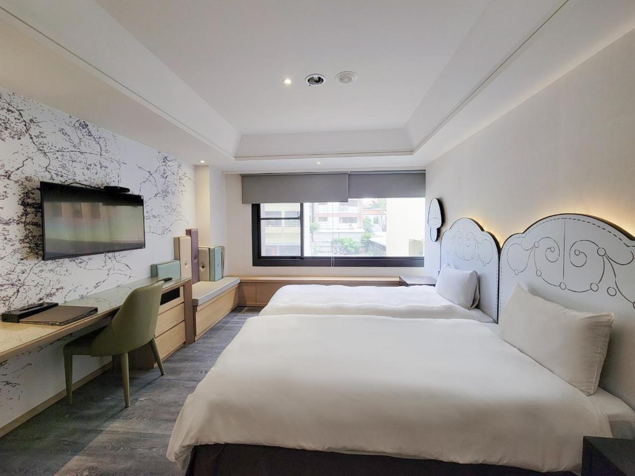 Check Inn Taichung Wenxin Zhongqing מראה חיצוני תמונה
