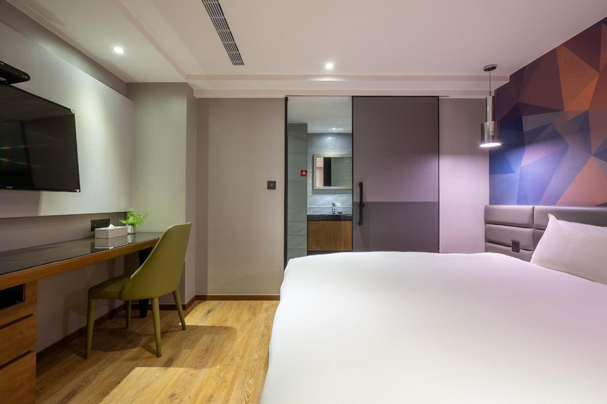 Check Inn Taichung Wenxin Zhongqing מראה חיצוני תמונה