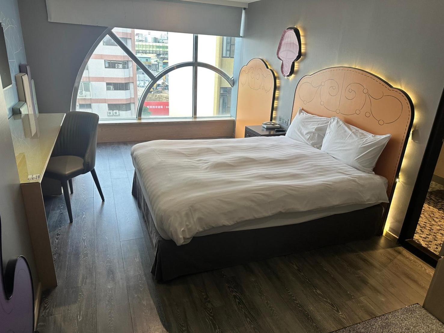 Check Inn Taichung Wenxin Zhongqing מראה חיצוני תמונה