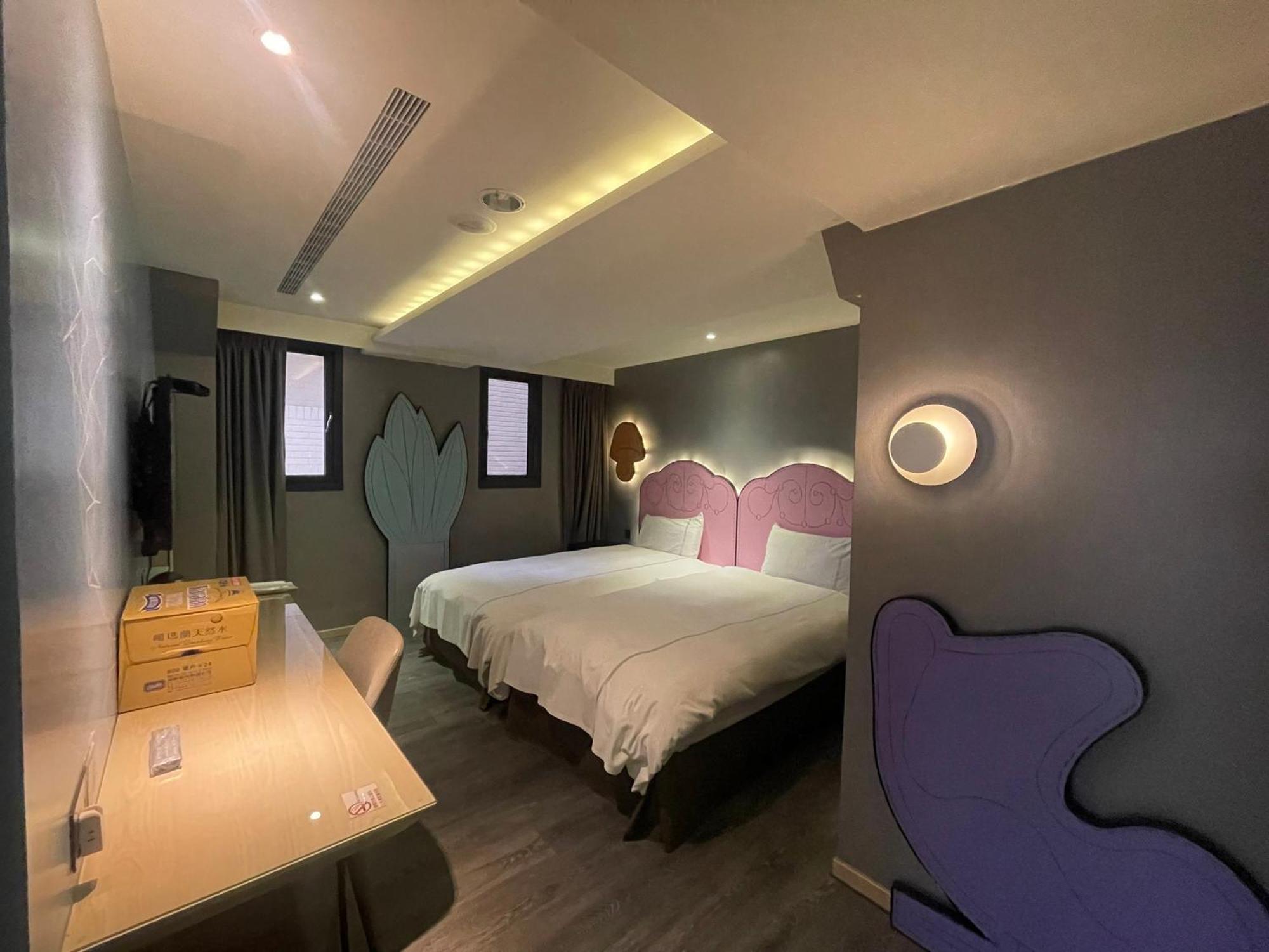 Check Inn Taichung Wenxin Zhongqing מראה חיצוני תמונה